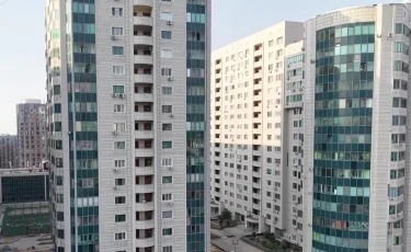 Опасность за шторой: почему дети продолжают падать из окон в Казахстане