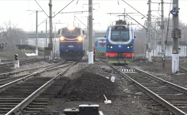 Пойыз төбесіне шыққан жасөспірімді тоқ соқты: қызметтік тексеріс басталды