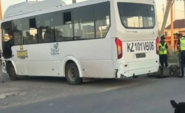 Құлсарыда мопед мінген жеткіншек автобусқа соғылып, мерт болды