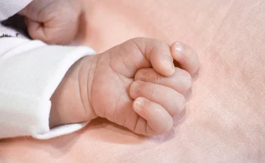 Новорожденный из Рудного получил помощь от министра здравоохранения