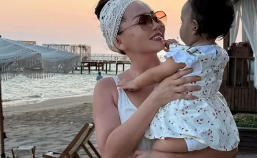 Что носит с собой Баян Алагузова: продюсер раскрыла секреты женской сумочки