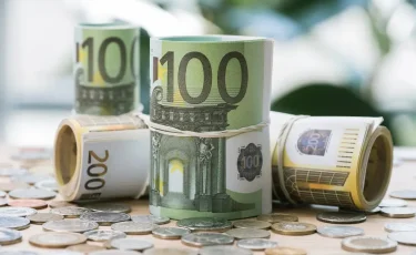 Курс евро и доллара в обменниках Астаны и Алматы 20 июля 2025