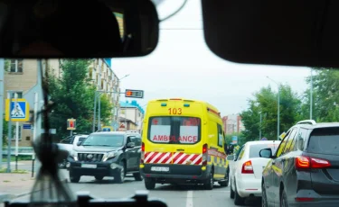 Прояви понимание: водителей проверили, уступают ли они дорогу скорой помощи