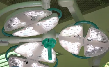 Науқас көз жұмды: дәрігер әйелдің екі аяғын қателесіп кесіп тастаған