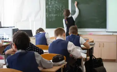 С заботой о детях: школьники получат помощь к новому учебному году