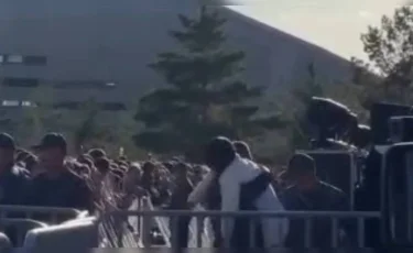 Переутомились и потеряли сознание: бойцы Нацгвардии помогли зрителям концерта в Астане