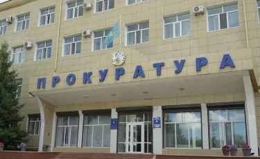 В Акмолинской области чиновник проживал в квартире ребенка-сироты