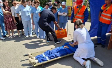 Жер-2025: Алматыдағы №11 қалалық емханада оқу-жаттығу өтті