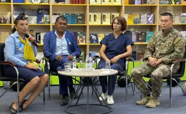 "Жұмысшы мамандығы – менің таңдауым": Алматыда әр сала мамандары жастармен кездесті