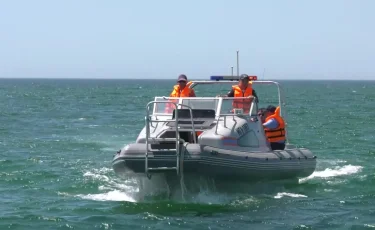 Купальный сезон: за безопасностью на пляжах и водоемах следят сотрудники ДЧС