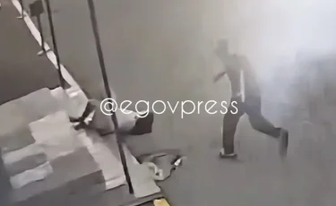 Алматыда Амантай қажы әйелді баспалдақтан итеріп жіберді