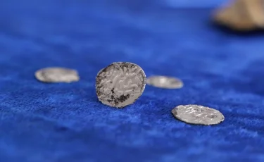 Атырауда ортағасырлық күміс тиындар табылды