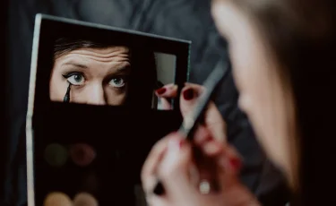 Макияж, который не боится жары: лайфхаки от визажиста