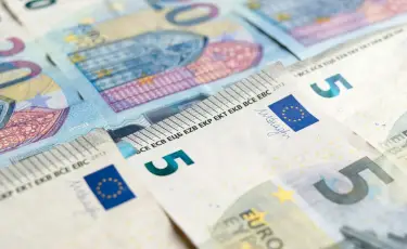 Курс евро и доллара в обменниках Астаны и Алматы 10 июля 2025