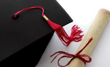 Фонд «Қазақстан халқына» выделил 500 грантов для абитуриентов