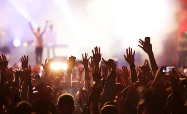 Студенту грозит наказание за хулиганство на сцене в Атырау