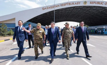 Олжас Бектенов посетил пункты пропуска на границе с Кыргызстаном