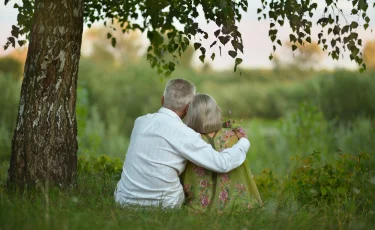 Пенсионеры против одиночества: жизнь в доме престарелых и тоска по родному дому