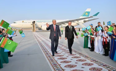 Қасым-Жомарт Тоқаев Түрікменстанға барды