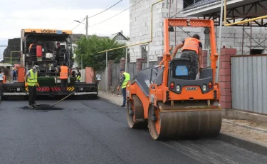 В Алматы в микрорайоне Сайран проводятся работы по благоустройству