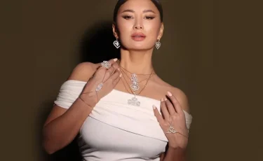 Зрители в шоке: кран задел Мадину Садвакасову во время выступления