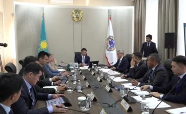 Аким Алматы Дархан Сатыбалды встретился с жителями Турксибского района