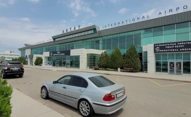 Эвакуация и пять часов поисков: в Актау пассажирка самолета сообщила о бомбе на борту