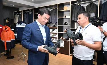 Алматы әкімі Жетісу ауданындағы өнеркәсіп кәсіпорындарының жұмысымен танысты