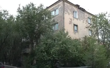 Астанада апатты үйден көшірілген тұрғындар жаңа пәтер сапасына наразы