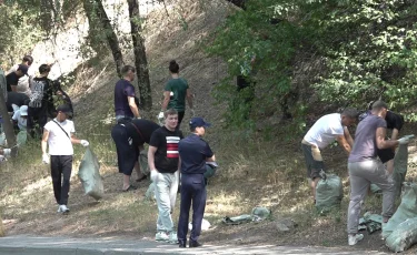 Таза Қазақстан: осужденные очистили территорию города от мусора