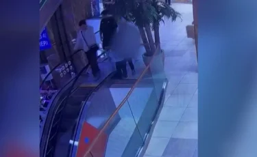 Петропавлда 8 жастағы жеткіншек эскалатордан құлап кетті