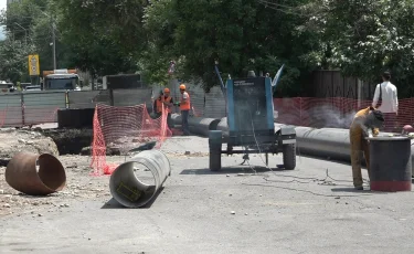 В микрорайоне Карагайлы завершается первый этап реконструкции инженерных сетей