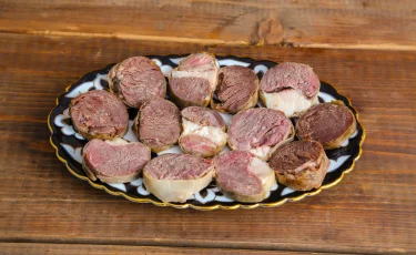 Штраф за казы: казахстанку наказали за национальный деликатес