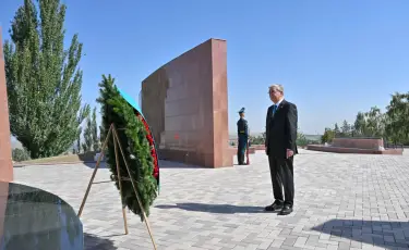 Президент посетил Национальный историко-мемориальный комплекс «Ата-Бейит»