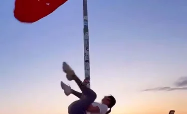 Флаг — это наша честь: в Турции туристке грозит лишение свободы за танец