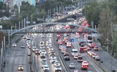 Автомобили - буквально всё заполонили: в Алматы создадут зоны с низким уровнем выбросов