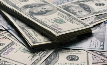 Переключение скорости: что происходит с долларом в Казахстане