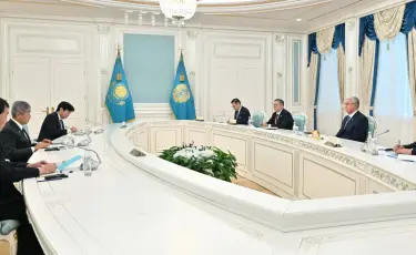 Глава государства провел встречу с министром иностранных дел Японии