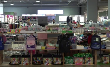 От формы до ручек: сборы в школу бьют по семейному бюджету казахстанцев