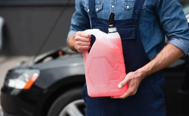 Зелёный, красный или жёлтый антифриз: какой выбрать для автомобиля