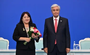 Президент бір топ ұстазға мемлекеттік наградалар табыстады