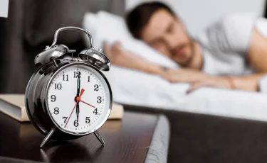 Как просыпаться без будильника: секреты легкого подъема