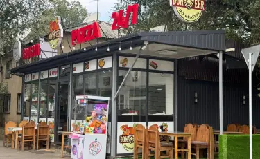 В Алматы сносят очередную незаконную пристройку