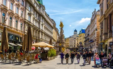 От Болгарии до Франции: 75-летний казахстанец собрался пройти такой путь пешком