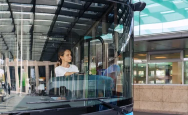 Почему за рулём троллейбусов чаще всего женщины: неожиданные причины