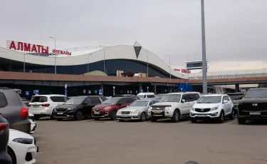 Неожиданный поступок: в аэропорту Алматы мужчина пытался совершить самоподжог