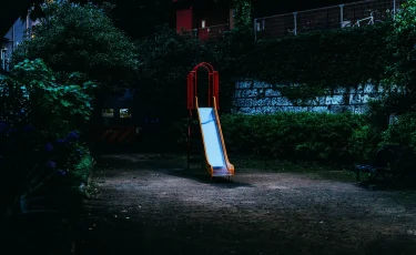 Павлодарда екі жасар бала биіктен құлап кетті