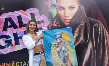 Жүректен шыққан сый: петропавлдық көрермен Дженнифер Лопеске портрет тарту етті