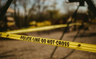 Бөлшектелген 32 адамның денесі табылды