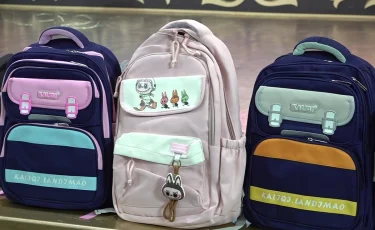 Учебный год: 200 детей получили в подарок школьные принадлежности